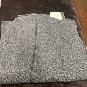 Lulu Lemon Vinyasa Scarf Gray